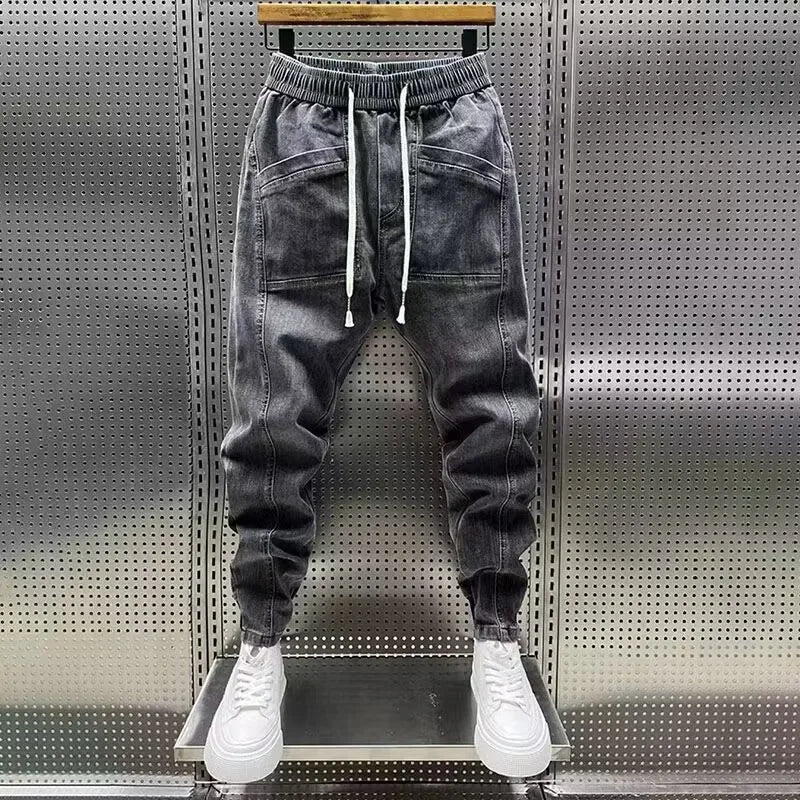 L'alliance entre style denim et confort jogging
