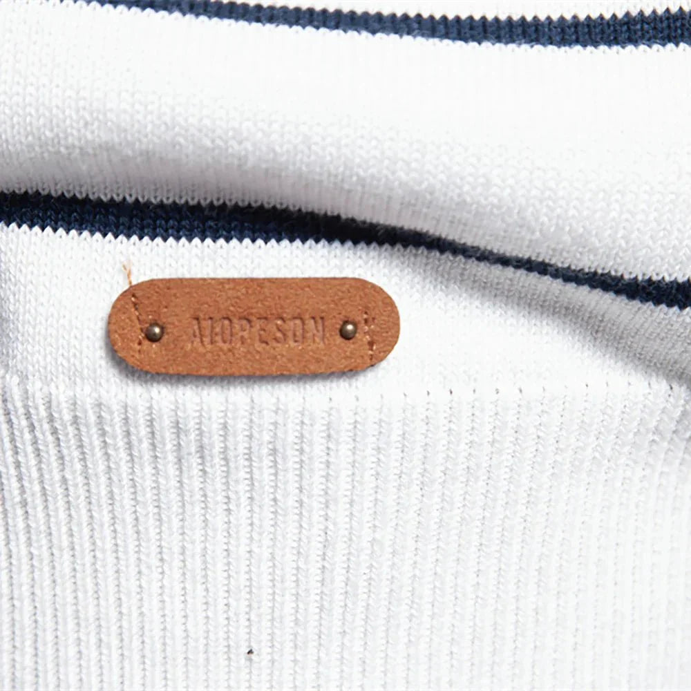 Pull pour hommes avec design rayé