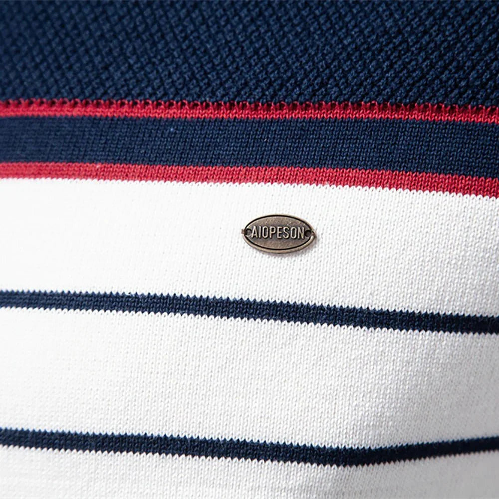 Pull pour hommes avec design rayé